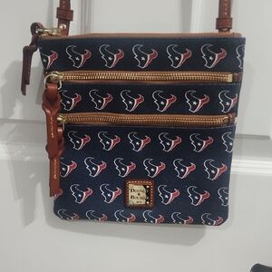 NWOT Houston Texans Dooney & Bourke Three Pocket Braided Leather Pull Crossbody​